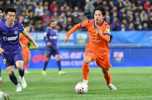 山東泰山球員段劉愚轉會云南玉昆 河南球員陳克強租借延邊龍鼎