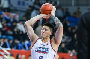 媒體人：曾繁日以多年C類合同加盟江蘇肯帝亞男籃