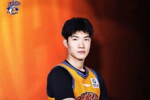 未來可期！祝上海男籃球員偰李永煒22歲生日快樂