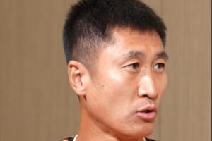 馬寧用英文復(fù)述恩博洛假摔被罰下場！球迷調(diào)侃：中式英語