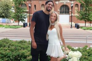 這下合法了?哈利伯頓與未婚妻Jade已在法院登記結(jié)婚！