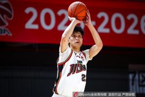 直播吧：自由球員欒利程與寧波達成2年C類合同協議
