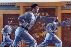 孫銘徽與凱爾登·約翰遜一起在少林寺修行 學(xué)習(xí)功夫&切磋籃球