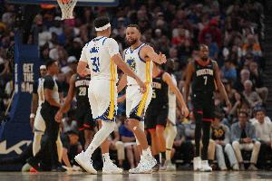 賽斯·庫里：在NBA角色球員必須得讓球星們喜歡你 我爸深諳其道