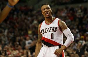 利拉德：還沒打比賽就預支薪水買了臺保時捷 當時想立刻把錢花光