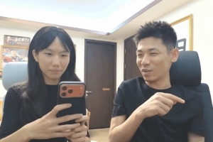 這也太像了！旭旭寶寶和旭旭妹妹合體直播