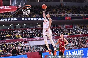 相關(guān)方面表示奎因還未決定加盟俄羅斯聯(lián)賽 廣東也給他提供了合同