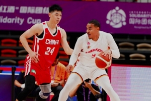 今晚對(duì)陣中國(guó)男籃！開拓者雙向球員通杰曬照：對(duì)位崔永熙