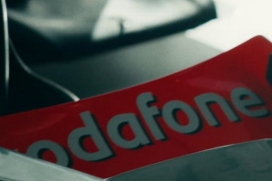 跨界聯動！賴斯造訪邁凱倫車隊，與F1車手諾里斯會面交流