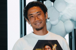 出道20年！多特贈送37歲香川真司紀念品，邀其未來擔任俱樂部大使