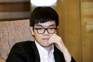 勝率一度僅剩2%！柯潔中盤戰勝黨毅飛，奪得王中王爭霸賽冠軍