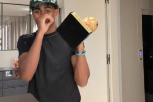 凡爾賽！亞馬爾曬跳舞視頻：才19歲，但已經是世界冠軍了