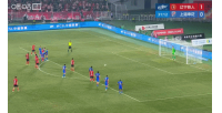鐵人2-0領先申花！馬納法放倒安以恩送點，邦本宜裕點射破門