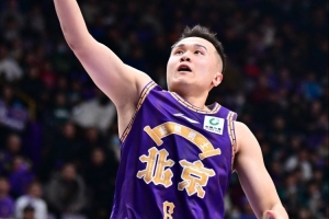 賈磊：上賽季張慶鵬出任北控主帥后 張帆被球隊冷藏&不允許他跟隊