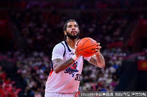 媒體人：克里斯實力不俗能四能五 是遼籃大外援的最優選擇