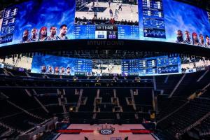 記者：達科電子和多支NBA球隊都有合作 這么幫快船會讓他們怎么想