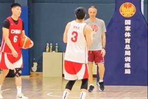胡明軒回歸中國男籃參與合練 目前王俊杰也已歸隊