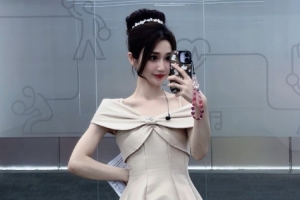 主持人小悠珊珊曬照：本賽段趕上三場bo3～還是最焦灼的一集！