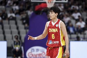 媒體人：NBL1的競技水平一般 但對抗不算弱 對楊舒予還是有幫助的