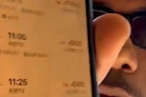 小卡：我訂票了！你小子在武漢等住！我要把你們防得看不見(jiàn)籃筐