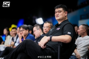 媒體人：我們陷入復雜戰術循環快攻遠遜對手 有時候可以簡單點