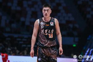 媒體人：許熙桐即戰力值得期待 投籃佳技術全面 籃下吃錯位不含糊