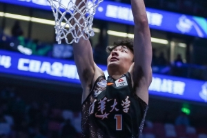 媒體人：石奎畢業(yè)何文偉暫難擔(dān)后場重任 隰泰誠接大旗任重道遠(yuǎn)