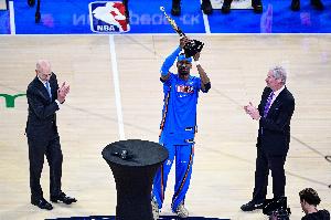 亞歷山大將達成連莊MVP亮相揭幕戰！上一位是2016-17賽季的庫里