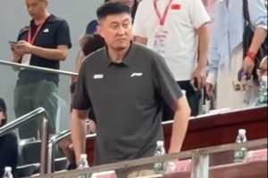 現(xiàn)場(chǎng)觀戰(zhàn)！中國(guó)女籃對(duì)陣尼日利亞女籃熱身賽 杜鋒落座主席臺(tái)