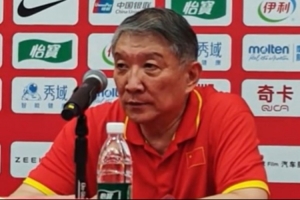 宮魯鳴談陣容輪換：張子宇&王思雨出現(xiàn)傷情 想讓新的球員有些機(jī)會(huì)