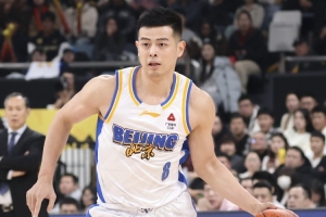 方碩：北京無法再提供給我球員合同 如果現在就退役 我將很不甘心