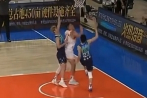 夏季聯賽庫爾勒站-江蘇83-81險勝寧波 曾繁日籃下強打準絕殺