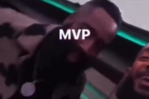 真開心！哈登更新社媒曬出18年奪得MVP獎杯后 與友人的慶祝視頻