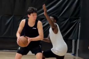 我打DPOY？楊瀚森與JJJ合練：我被打爆了 小喬丹在身邊指導(dǎo)