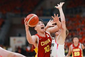 記者：王俊杰最近確實挺掙扎 護筐、突破、三分都沒做好