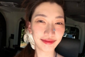元氣滿滿！韓旭曬個人照：細膩的你唯獨沒有窺見自己的珍貴