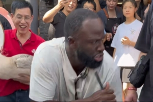 我的小心臟~追夢品嘗潮汕鹵水拼盤 被身后大鵝嚇得彈射起飛