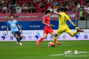 中超第18輪補賽：上海海港1-1大連英博海發