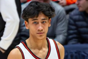什么水平？NCAA球員謝維安·李在上海打野球 身體對抗與技術(shù)兼?zhèn)? fetchpriority=