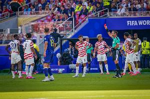 韋伯：FIFA撤銷巴洛貢紅牌讓我深感不安，這將助長陰謀論