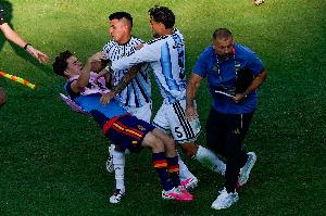 阿媒記者：FIFA對(duì)阿根廷的處罰不公平，加維只被禁1場(chǎng)+貝林沒(méi)被罰