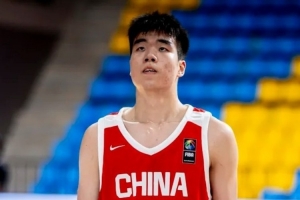 苦苦支撐！張懿趙杰三節11中7砍全隊最高20分 三分5中4
