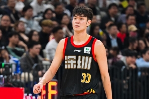 場均16.3分！媒體人：王浩然與深圳男籃以兩年B類合同完成續約