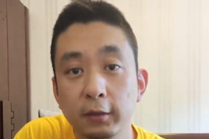 解說：現(xiàn)在的勇士又老又矮 庫(kù)里只手遮天的場(chǎng)數(shù)隨年齡增長(zhǎng)而減少