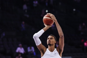 帕克：文班可能已是NBA最強球員 希望他帶隊拿下很多冠軍