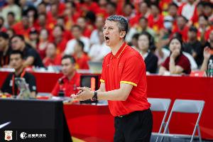 媒體人：中國(guó)男籃45度肋側(cè)頂弧處理球水平是生命線 打不好就崩盤