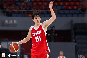 媒體人：楊瀚森低位真練出來了 一招一式真扎實 穩定虐菜也是本事