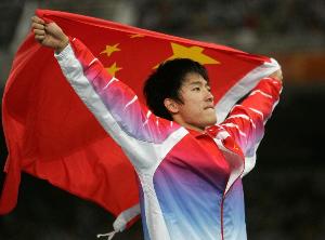 經濟觀察報：劉翔買斷費大致為100萬-150萬元，若當教練年薪20萬