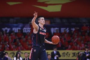 媒體人：周鵬本打算退役但對當年離開廣東有遺憾 還想幫廣東爭冠