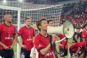 韋世豪喊話：球員+球迷才能發揮全部力量，下輪把冠軍帶回成都